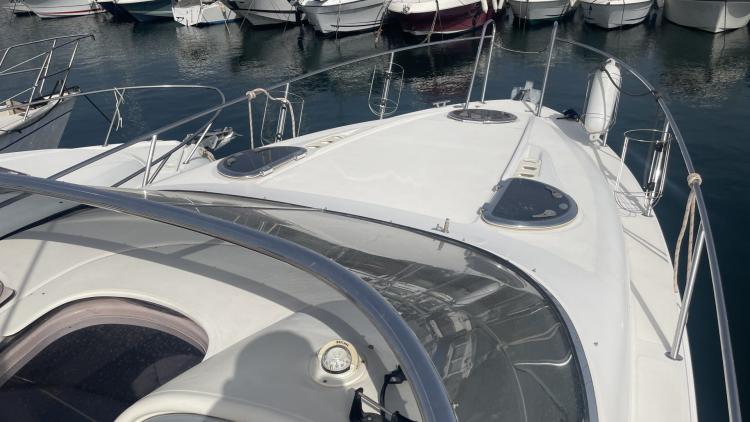 bavaria-300-my-bateau-marseille-11-68fc853b640ba288636952.jpg