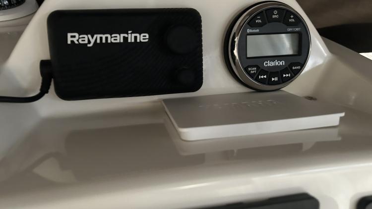 white-shark-280-cc-evo-my-bateau-6-67f7cee434ba2580866967.jpg