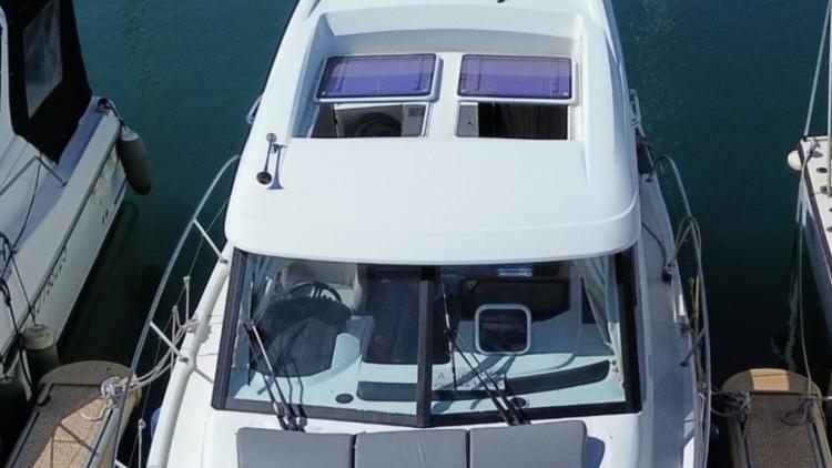 beneteau-antares-30s-8-68b96b8cdd7cd814845421.jpg