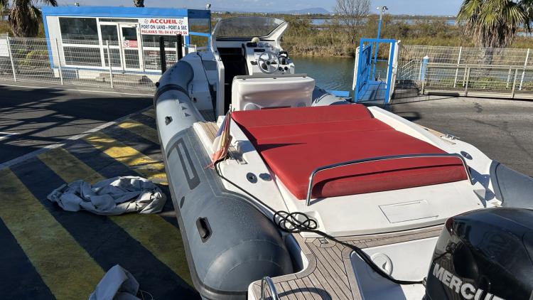 pirelli-880-l-edition-my-bateau-11-6908c385b5fb2769612460.jpg