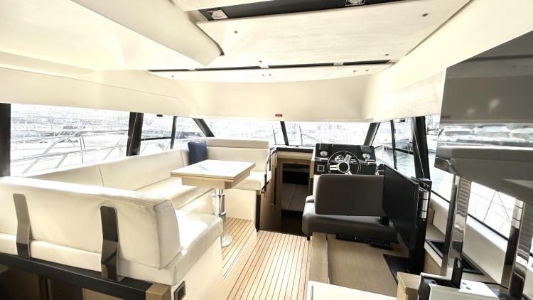 prestige-420-fly-my-bateau-6-67f543a2b0202541200553.jpg