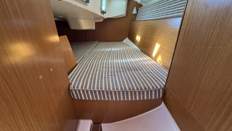 jeanneau-sun-odyssey-32-i-my-bateau-port-camargue-35-68b6e2cabb507083621114.jpg