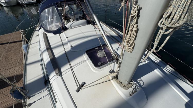 jeanneau-sun-odyssey-32-i-my-bateau-port-camargue-18-68b6e2cac0a33116865374.jpg
