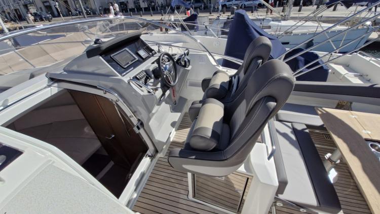 jeanneau-cap-camarat-9-0-wa-my-bateau-marseille-54-68d25b05524ff216476333.jpg