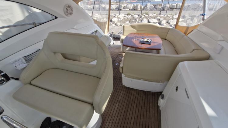 beneteau-monte-carlo-32-my-bateau-marseille-47-68f35c0feaf4b699341086.jpg